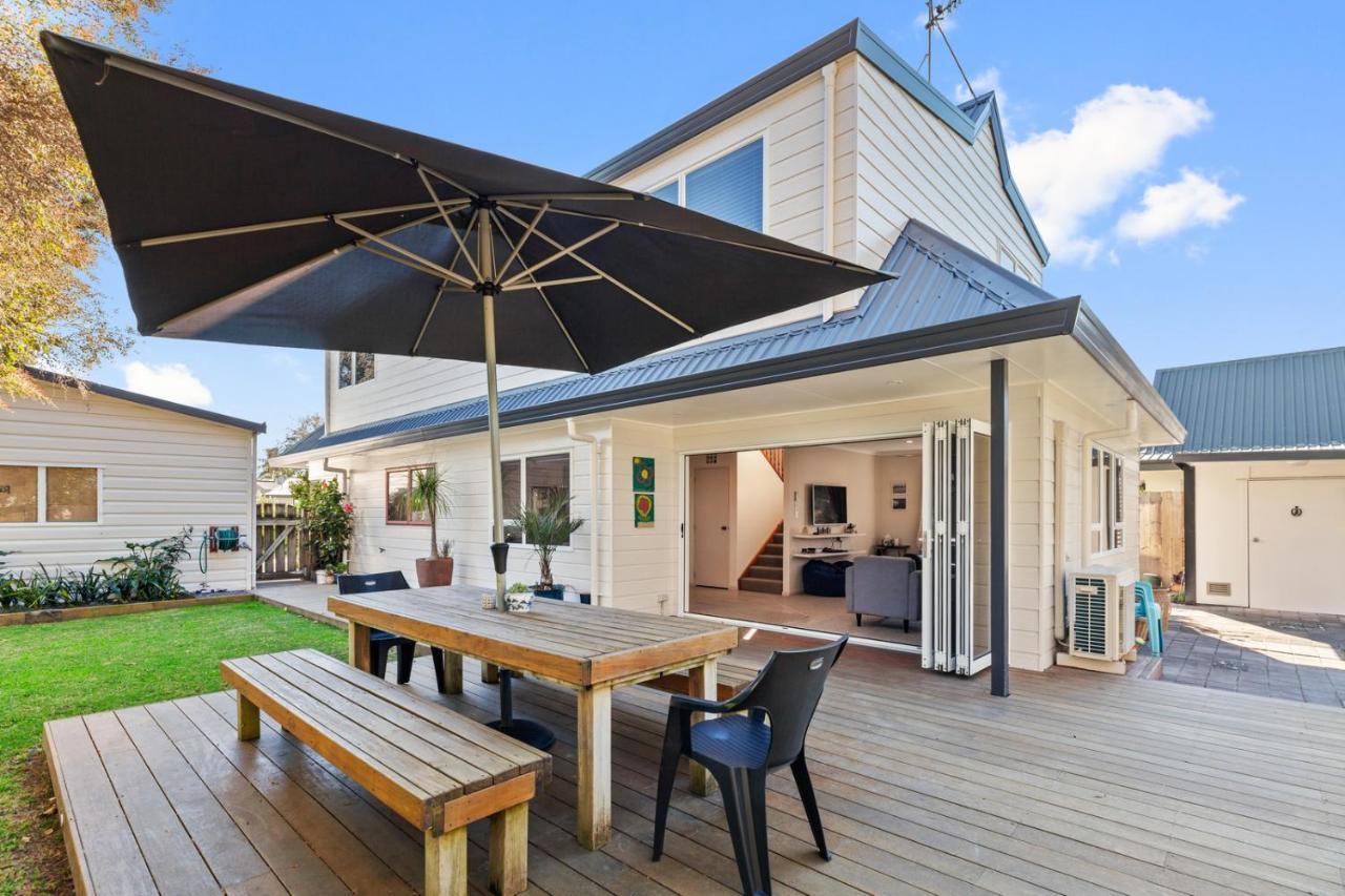 Sandy Feet - Papamoa Beach Holiday Home Exterior photo